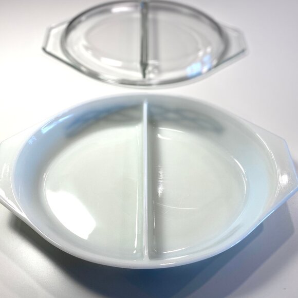 Vintage Pyrex Barbed Wire Cinderella Divided Oval Casserole 1-1/2 quart Dish - Picture 6 of 12